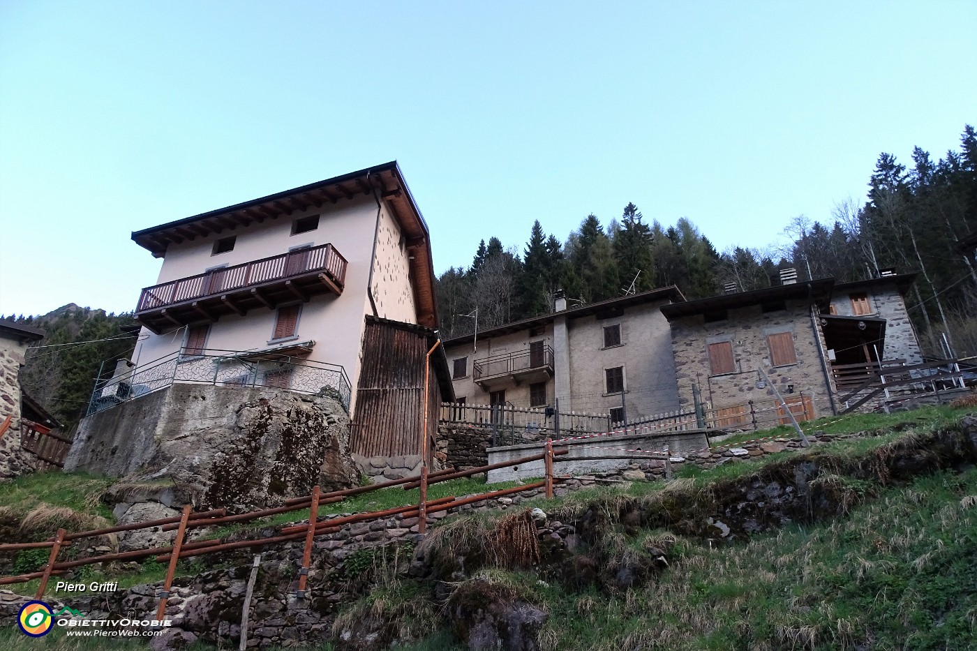 12 Da Capovalle salgo a Caprini.JPG
